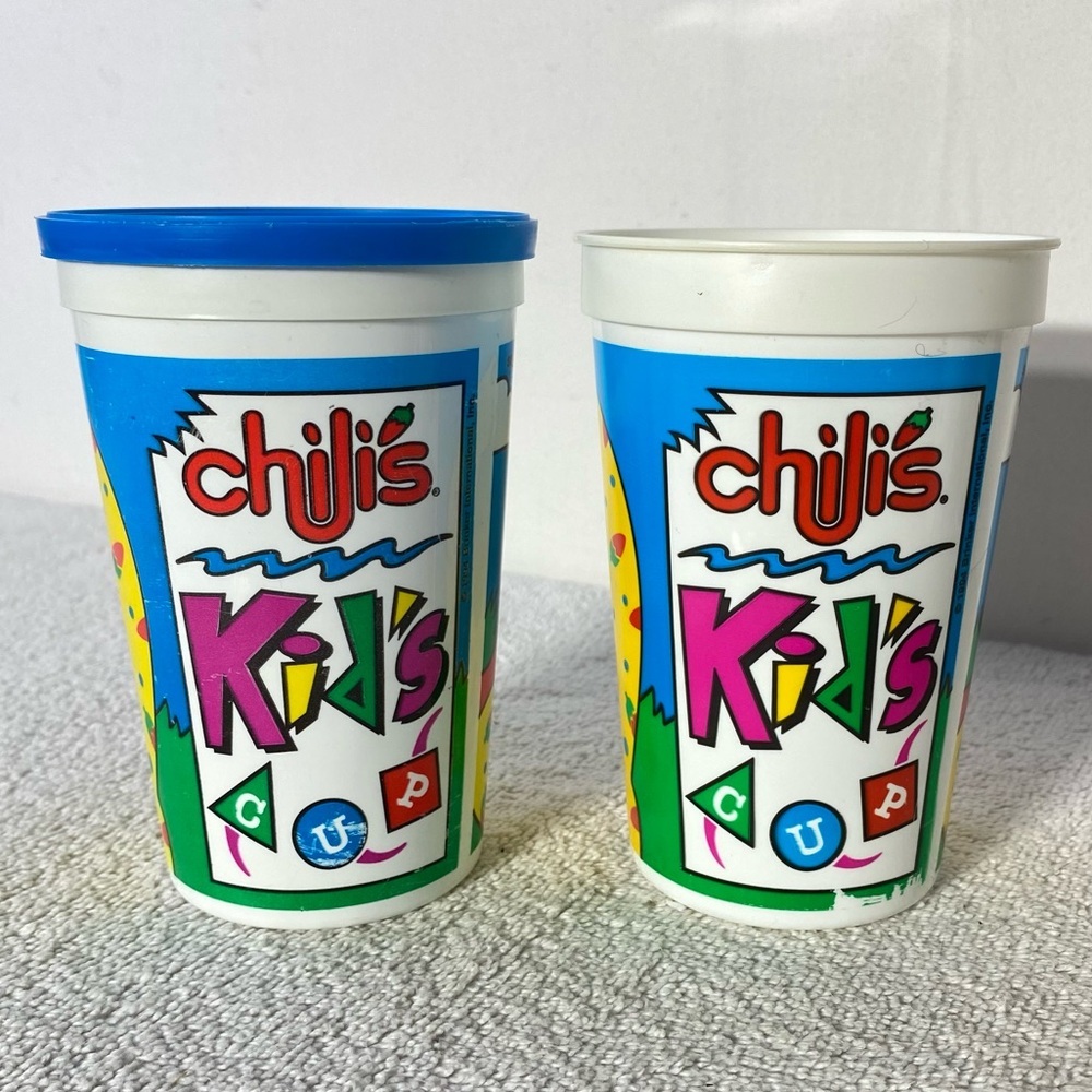 5/$35 Vintage 90s Chili’s Plastic Takeaway Souvenir Kid’s Cups W One Lid